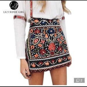 LOVE this embroidered mini skirt!!! Never worn!!